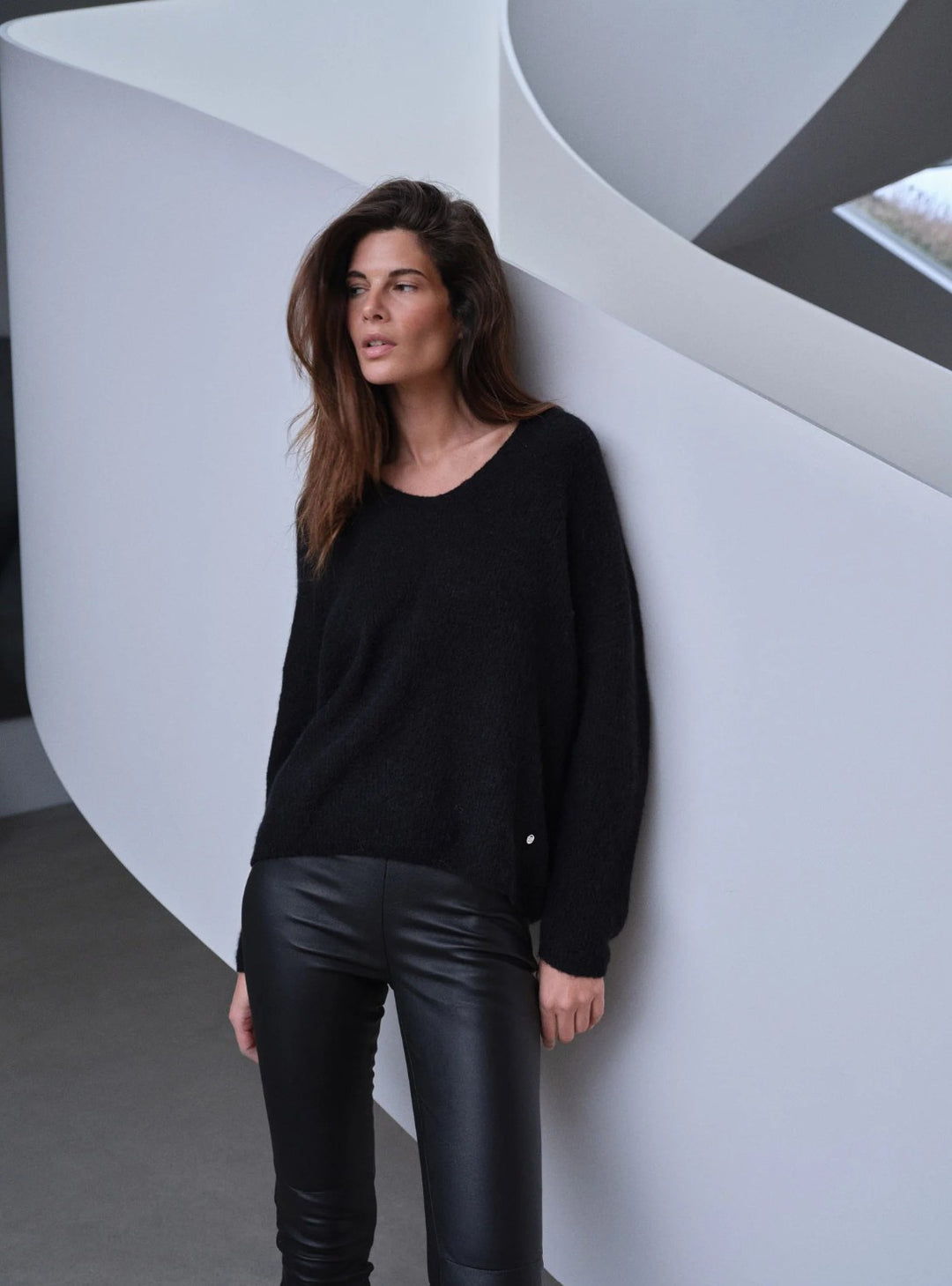 Mos Mosh Thora V-Neck Knit - BLK
