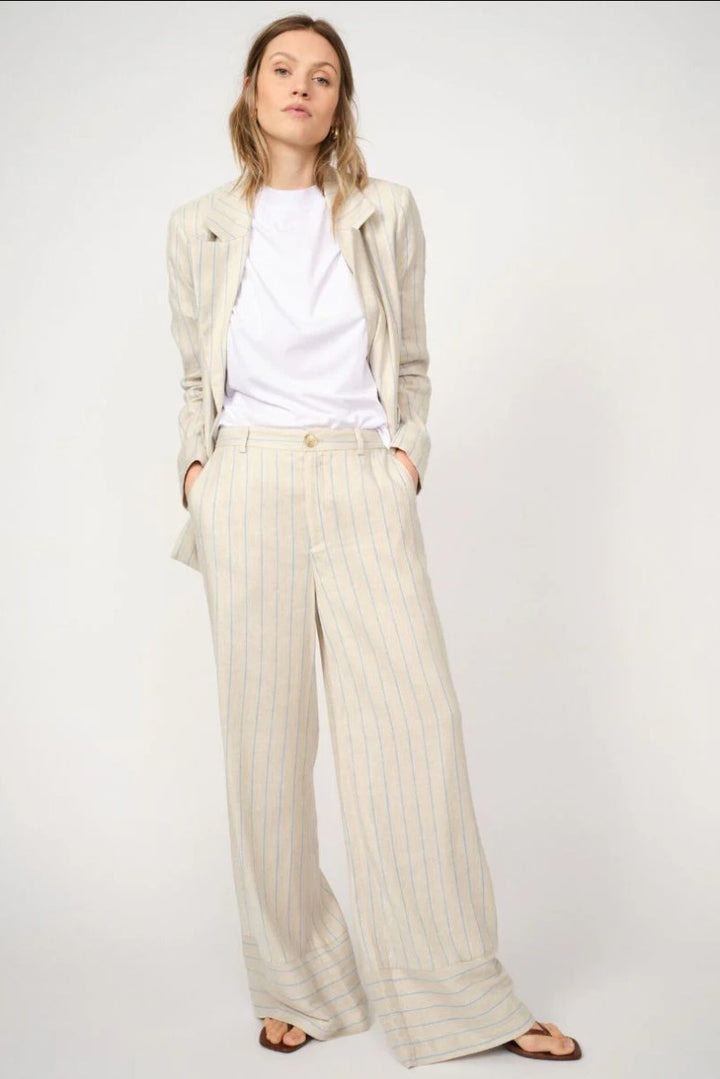 Mos Mosh Medina Miriam Pant