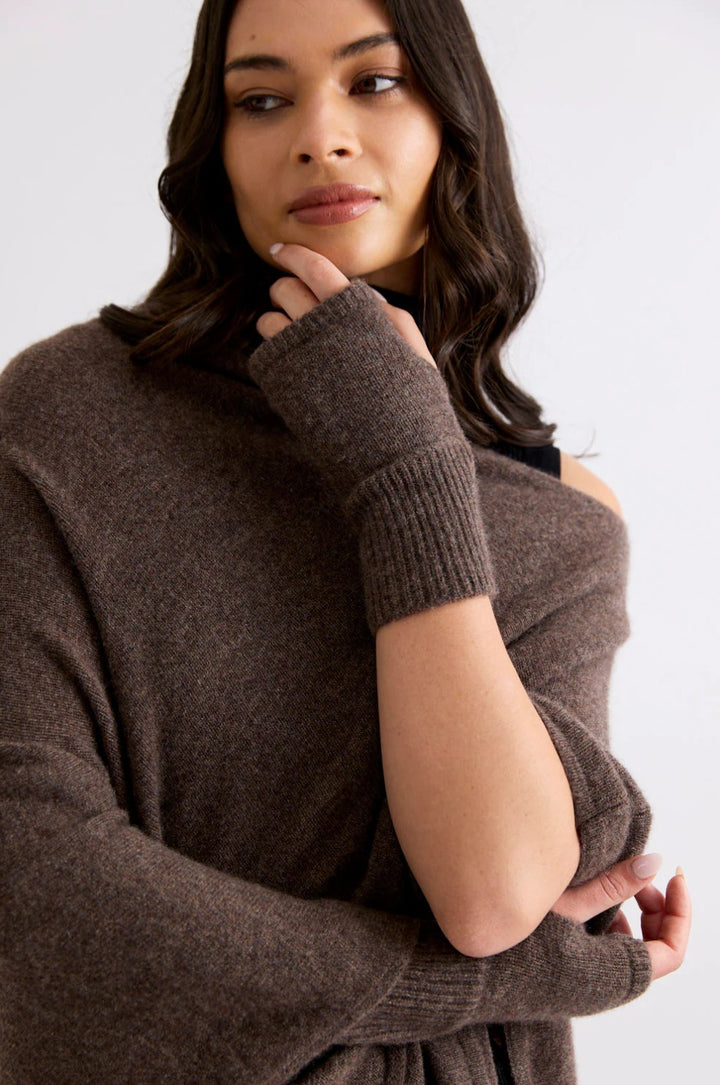 Mia Fratino Classic Wrist Warmer - Espresso