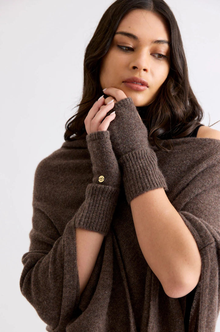 Mia Fratino Classic Wrist Warmer - Espresso