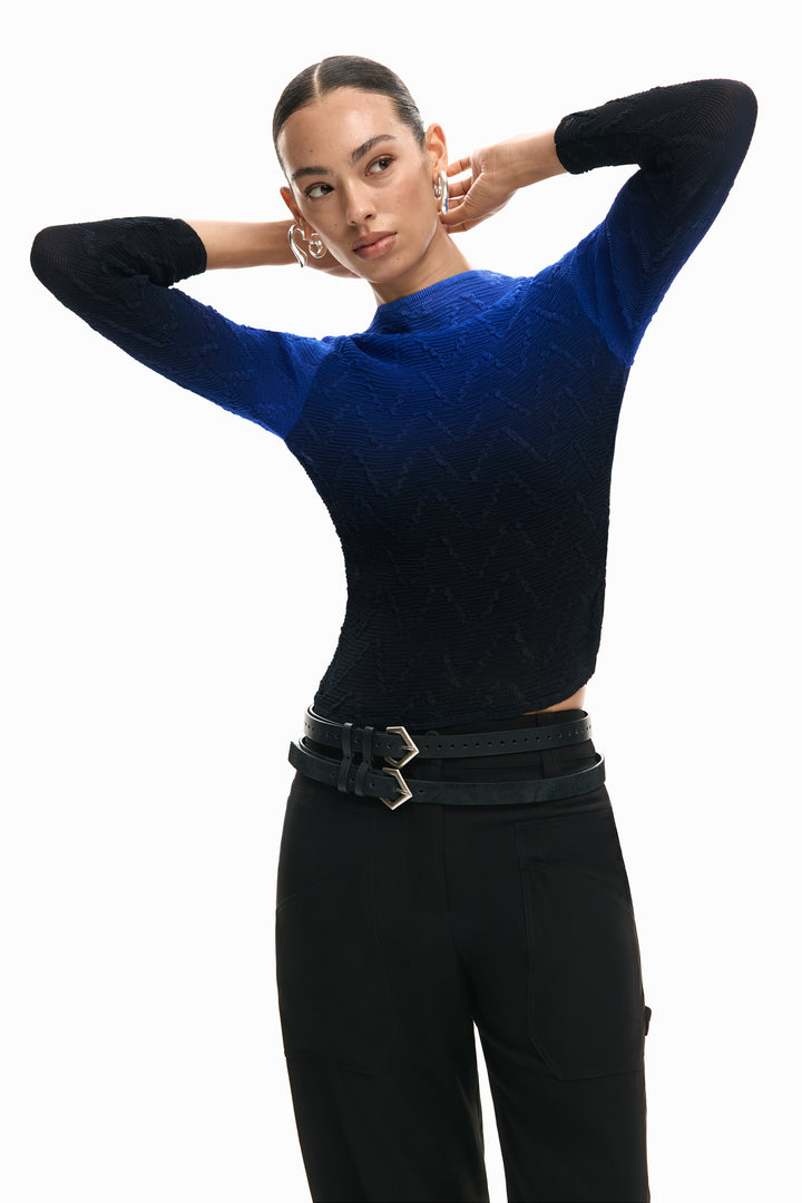 Desigual gradient-textured top