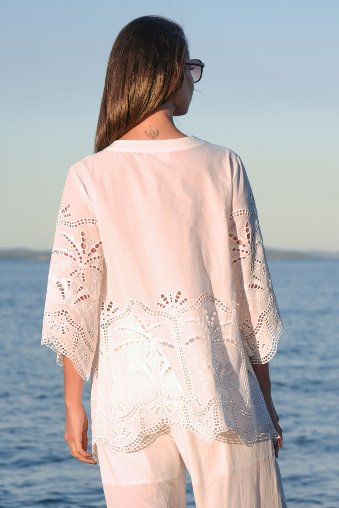 Curate BORDER CONTROL Top