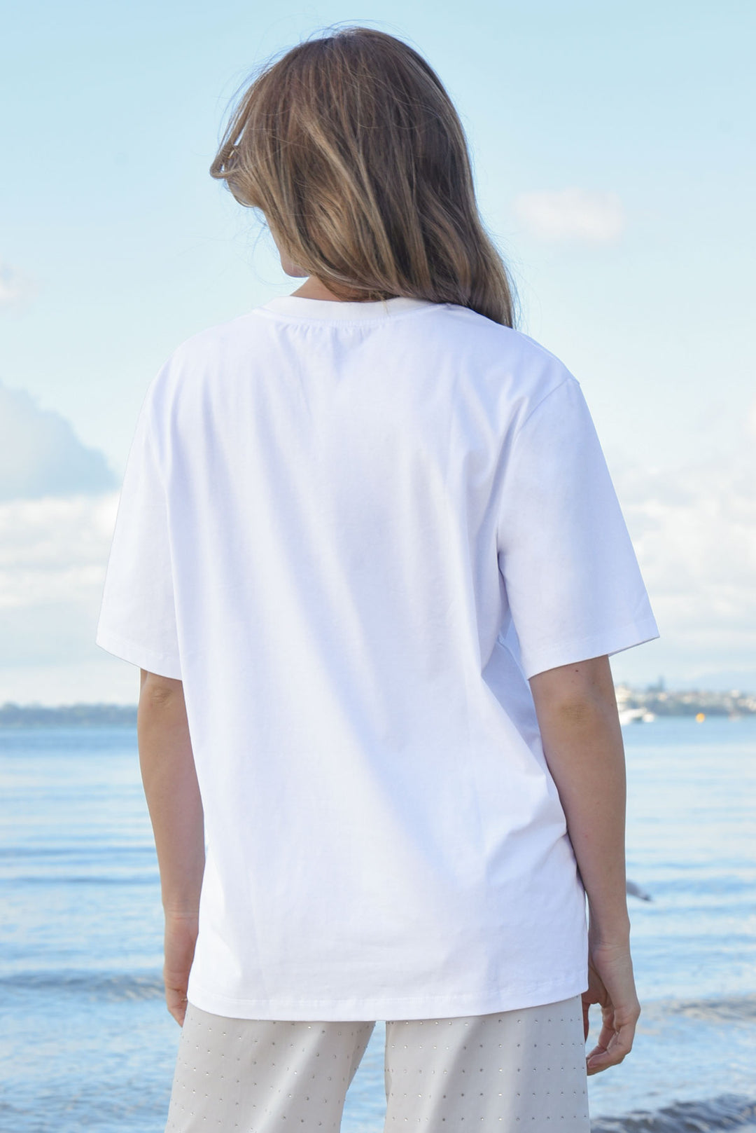 Curate SURROUNDED BY STUDS white T-Shirt