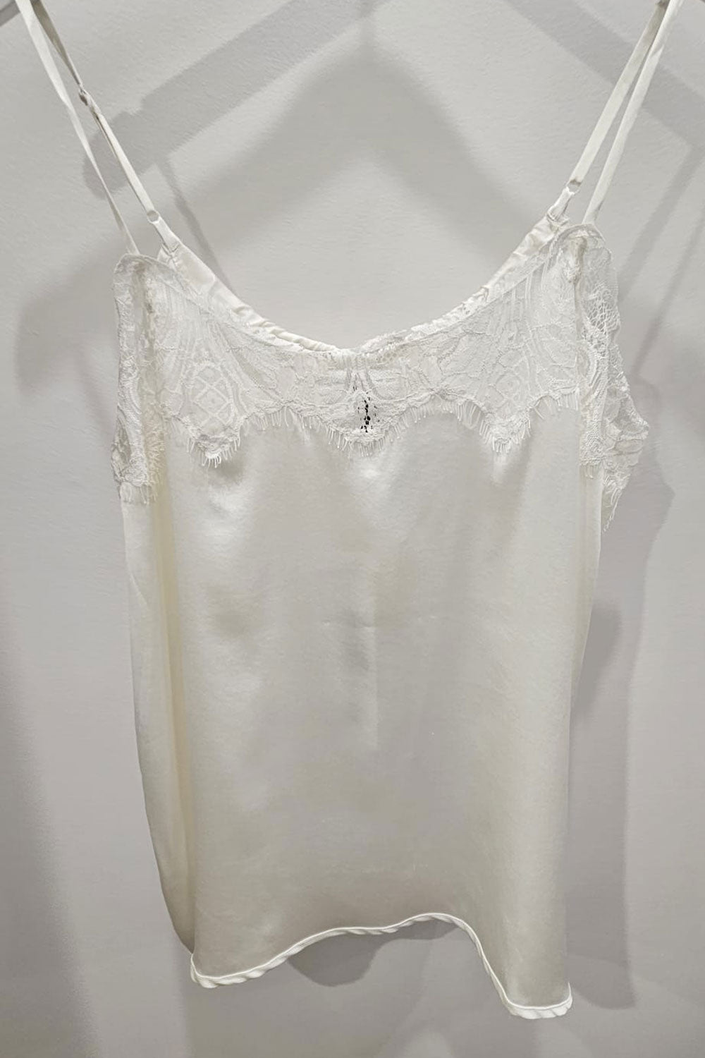 M.A.Dainty Tambourine Camisole Satin - Wh