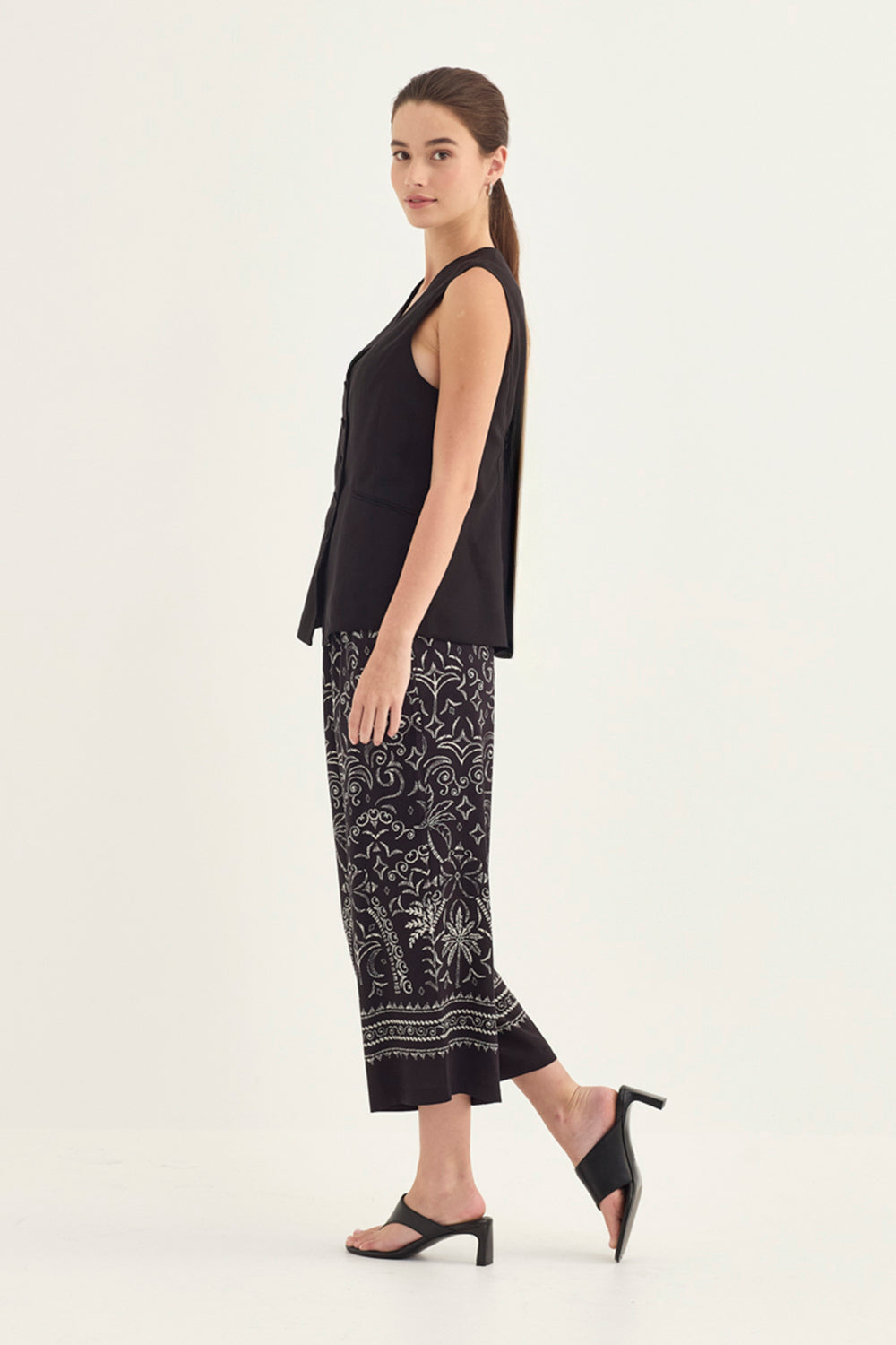 Verge Darling Vest - BLK
