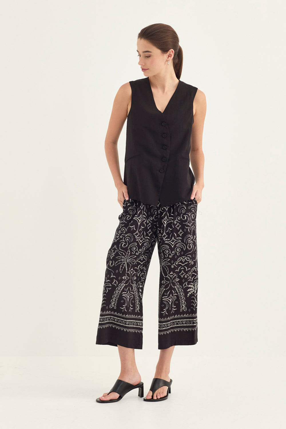 Verge Darling Vest - BLK