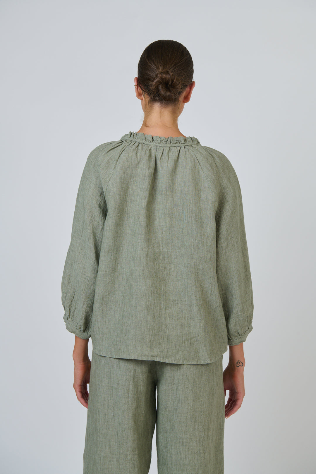 Naturals by O & J Linen Top - Artichoke
