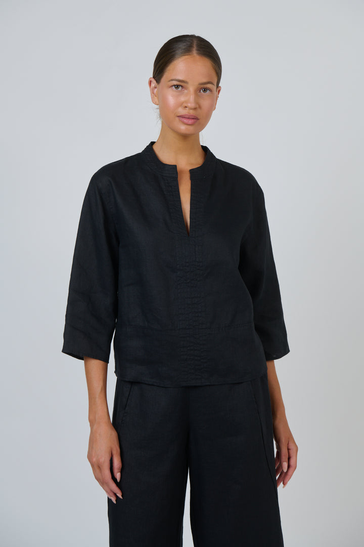 Naturals by O & J Linen Top - Black