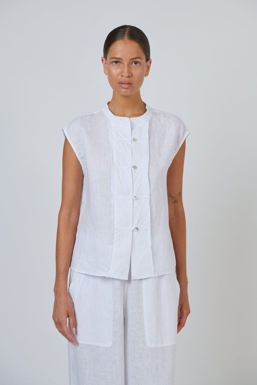 Naturals by O & J Linen Top - White
