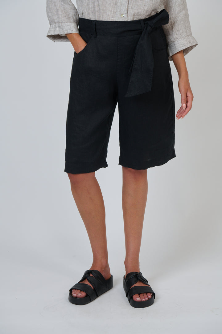 Naturals by O & J Linen Shorts - Blk