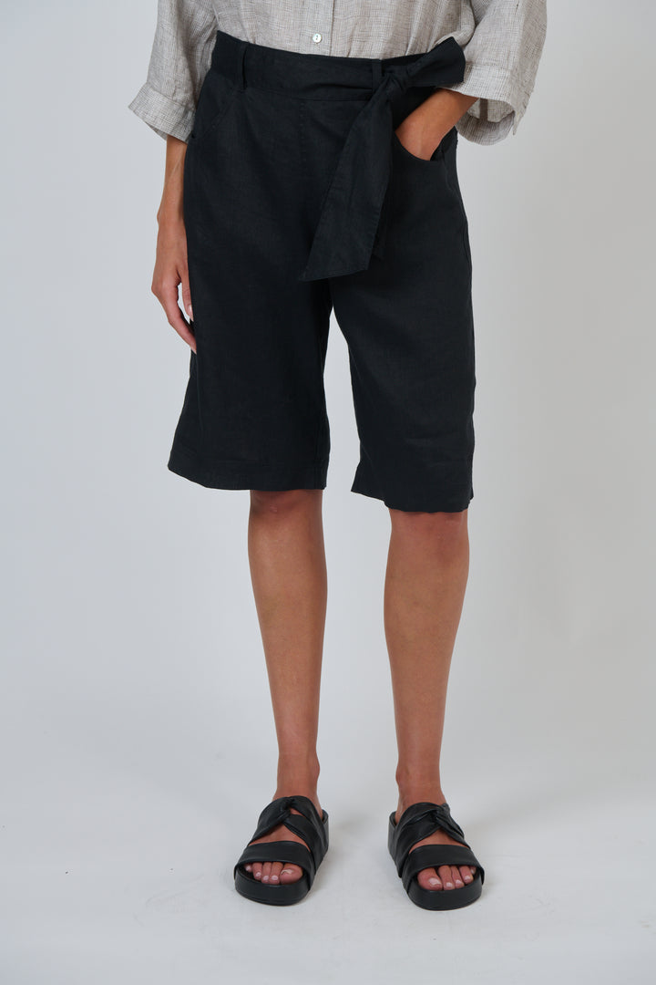 Naturals by O & J Linen Shorts - Blk