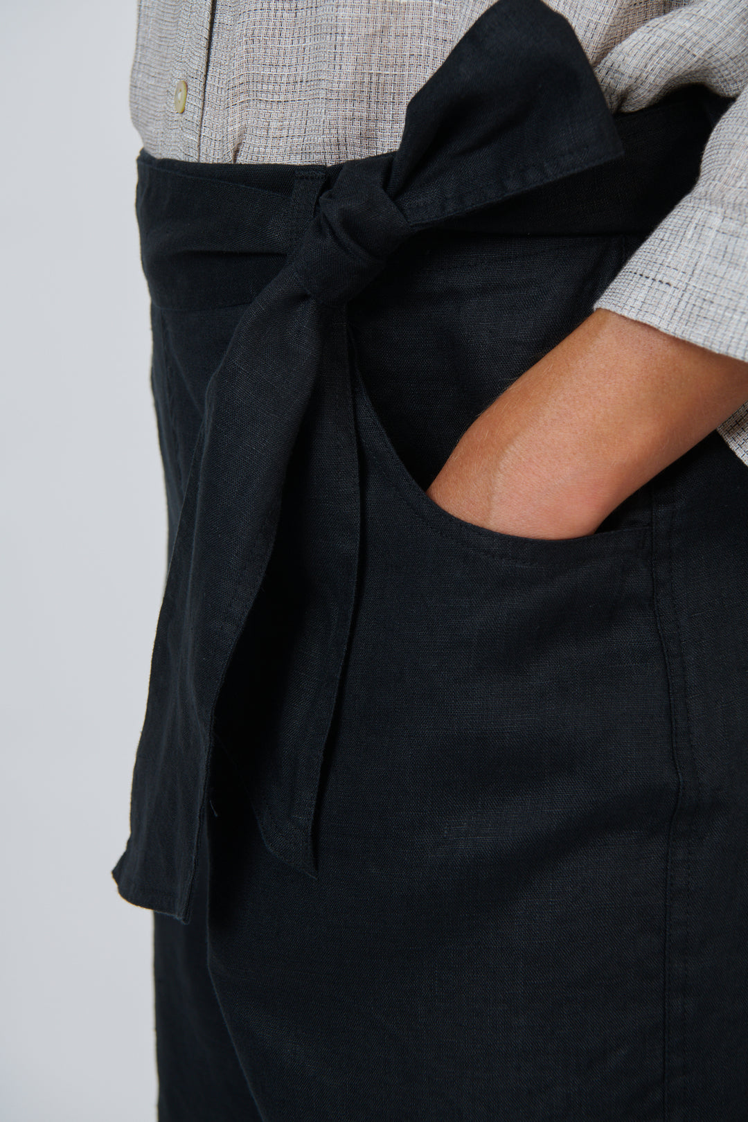 Naturals by O & J Linen Shorts - Blk