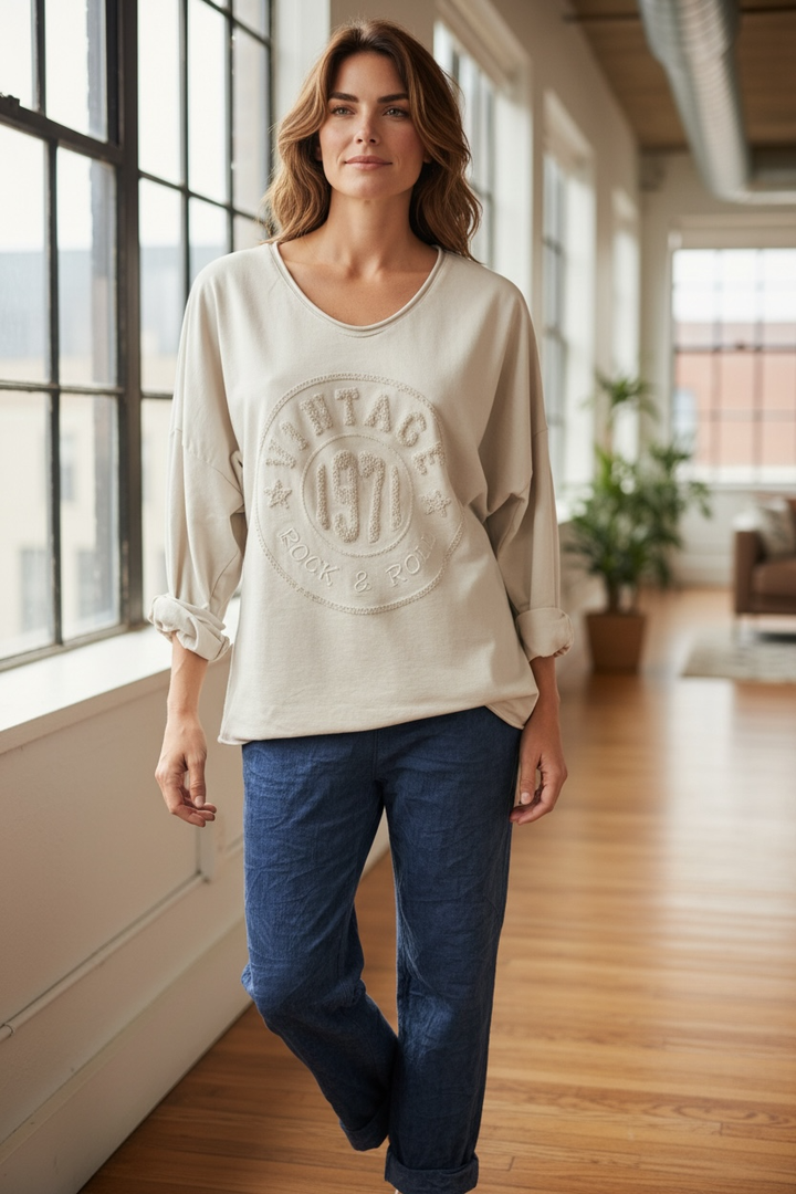 Amici Embossed V‑Neck Top - Beige