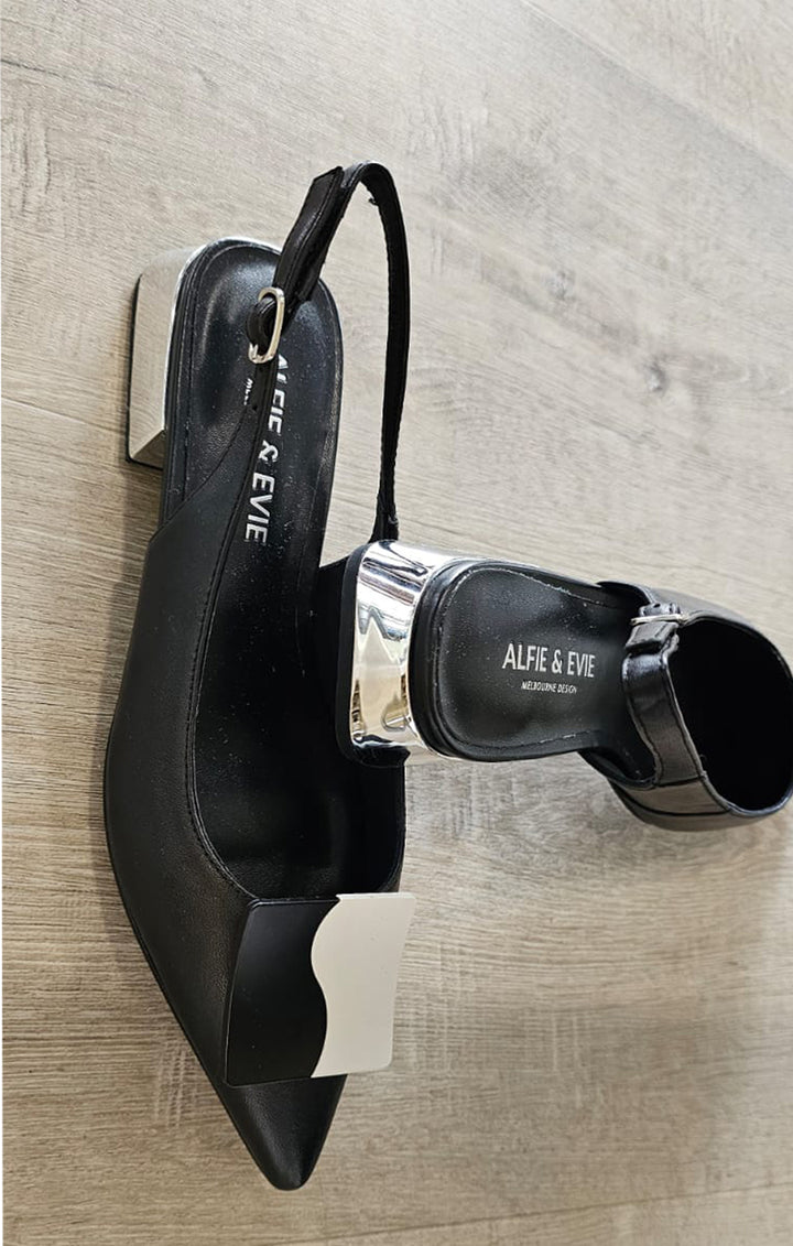 Alfie & Evie Toro flat