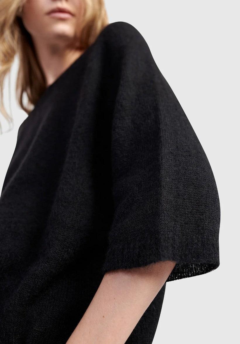 Alembika Black Core Pullover Sweater